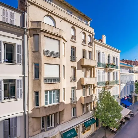 Very Nice 3 Bedrooms Apartment In The Heart Of Downtown Cannes